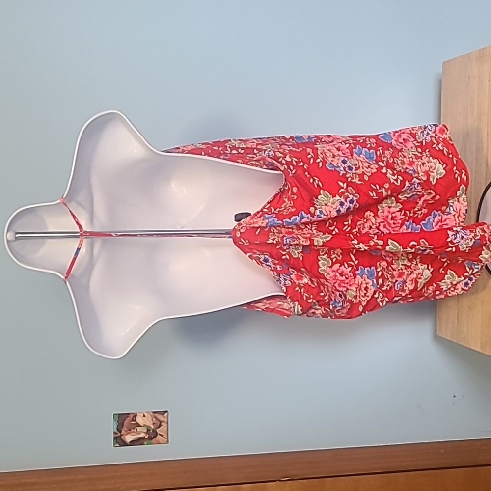 Juniors Spaghetti Strap Top - Picture 3 of 5